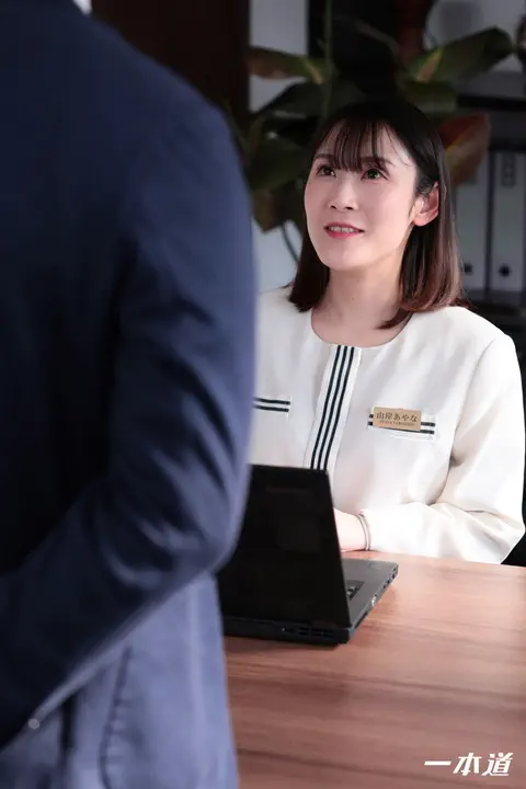 カスハラにも対応するホテルコンシェルジュ 山岸あやな